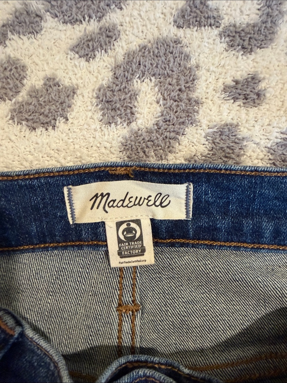 Madewell Mid-Rise Kick Out Jeans - Picture 2 of 3